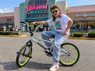 Mongoose Outer Limits 20” Bike