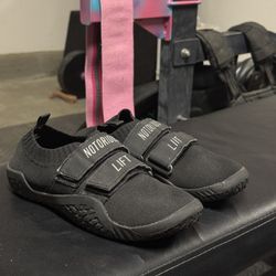 Notorious Lift Shoes Size 6 