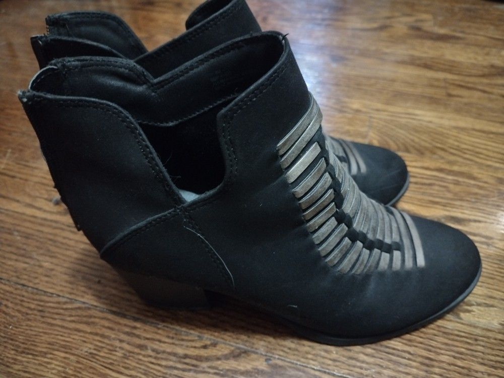 High Heeled Boots