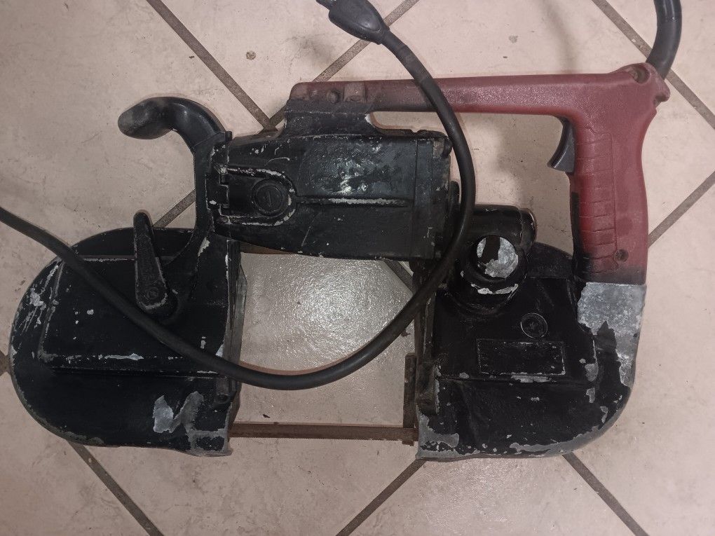 MILWAUKEE BANDSAW