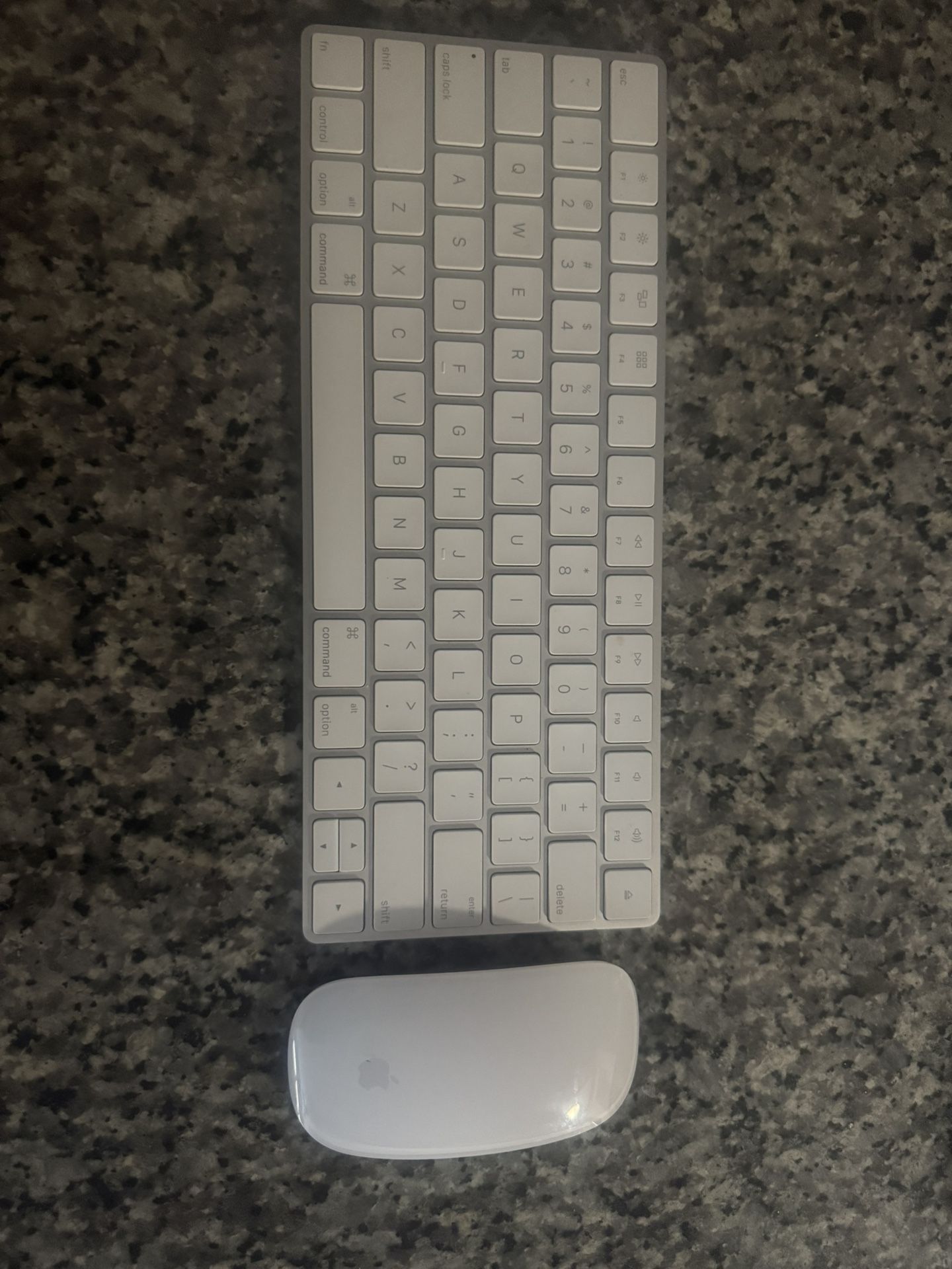 Apple Key Board And Apple Mouse 