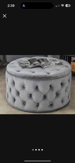 Tufted Round Storage Ottoman 