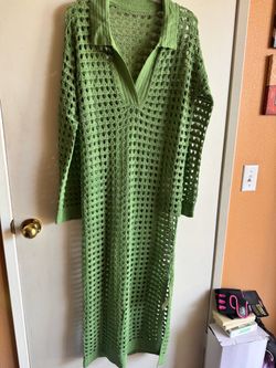 Green Open-Knit Long Sleeve Dress or Coverup  Height 56 inches. Size M See Pictures