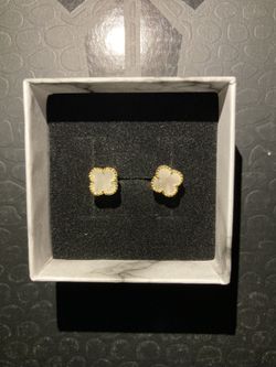 925 STERLING SILVER 14K GOLD PLATED MOTHER OF PEARL CLOVER EARRINGS 