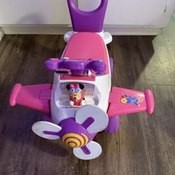 Minnie Mouse airplane