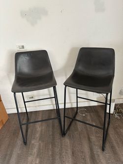 Chairs with lamps
