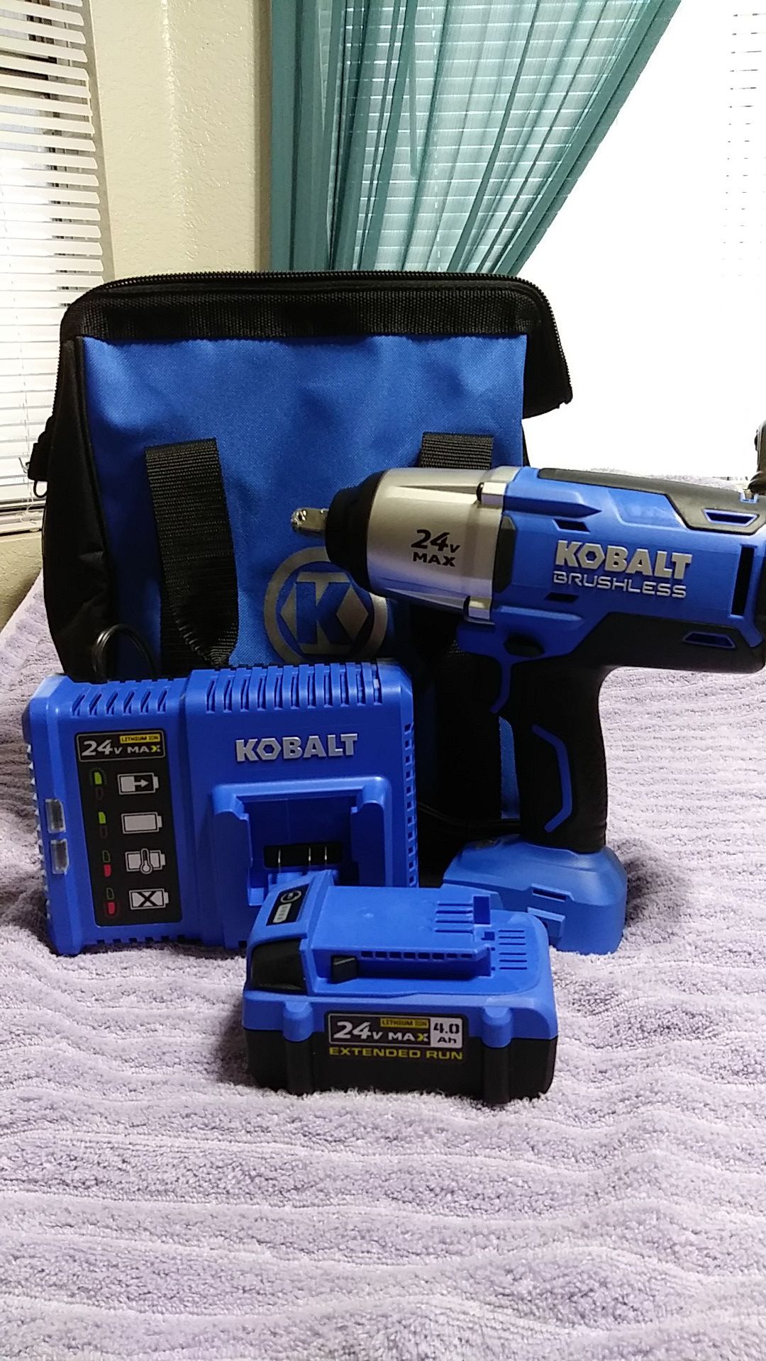 Kobalt 24v max 1/2" brushless impact wrench kit
