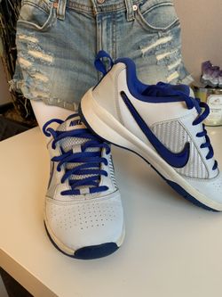 Nike shoes size 3.5y