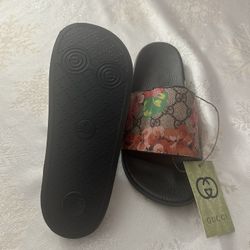 Gucci Women’s Floral Slides – GG Supreme