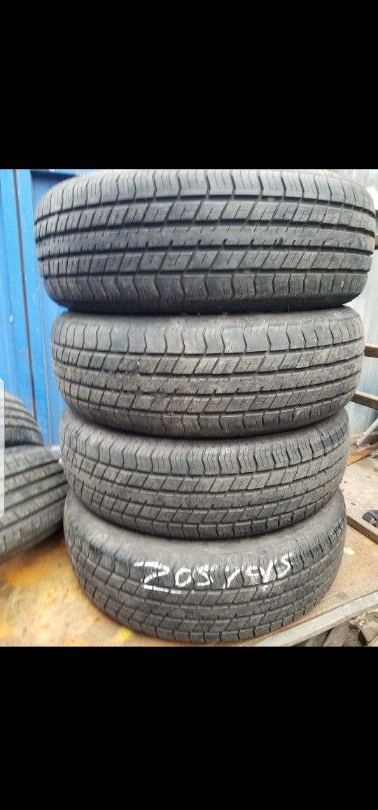 Vendo 4 Llantas Usadas 205 70 15