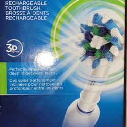 Oral-B Electric Toothbrush (Brand New) 