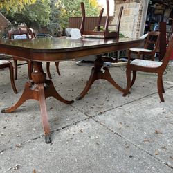 Duncan-Phyfe Style Pedestal Table