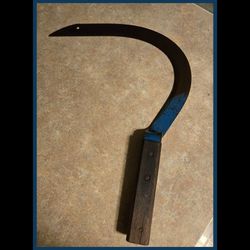Vintage Ames Blue Sickle – 1940s Farm Tool / Decor