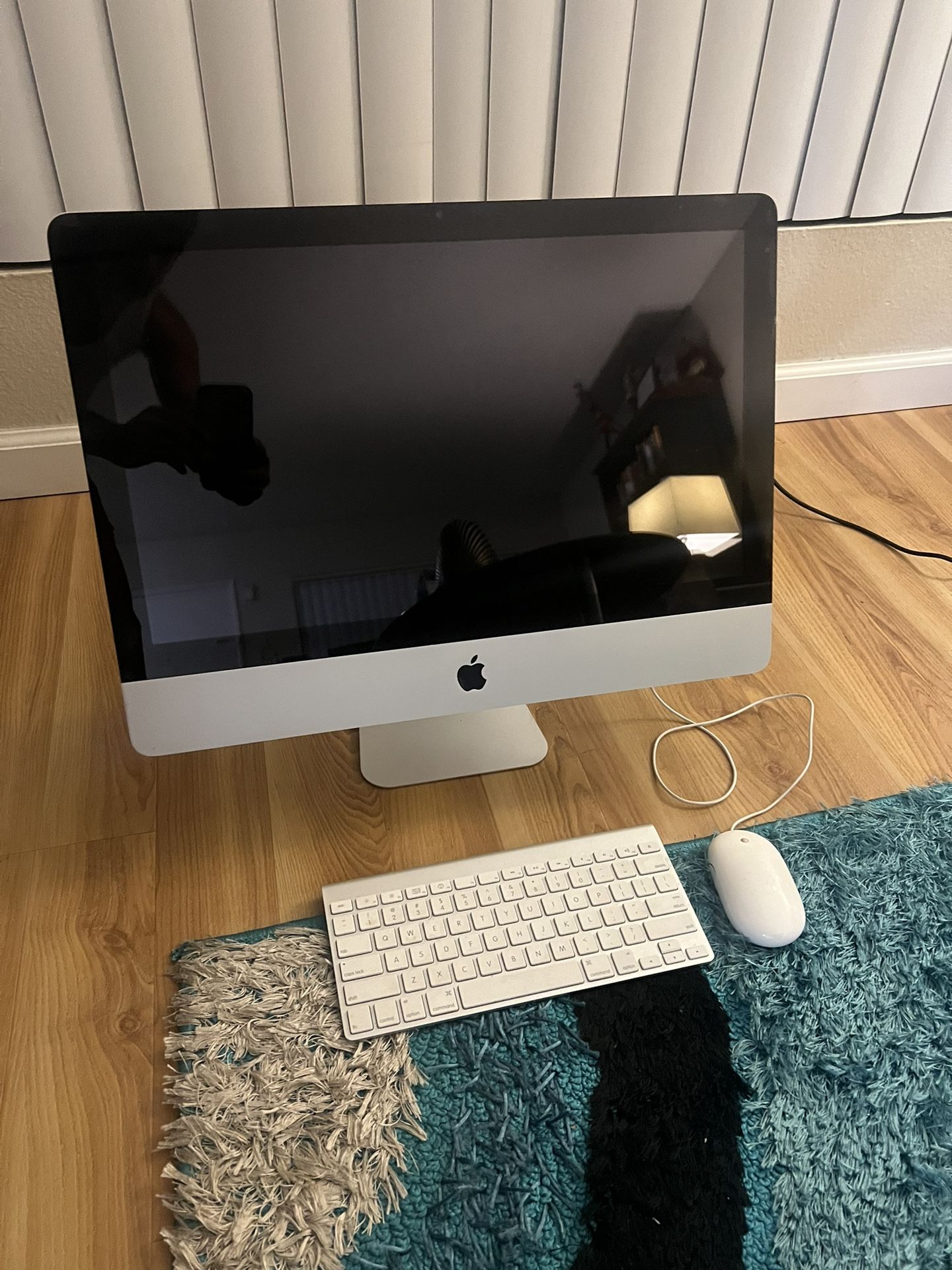 iMac 2009 late os4つ 21.5㌅ iMac 21.5