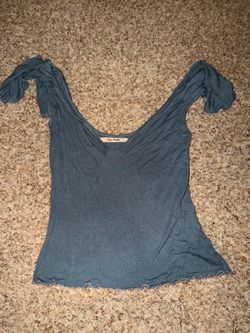 Free People y2k Slate-Blue Scoop V-Neck Short Sleeve Top size S has tiny hole on back where tag is see pics
