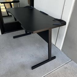 New In Box 47x24x30 Inch Tall Gaming Gamer Office Computer Game Desk Table All Black Color Furniture