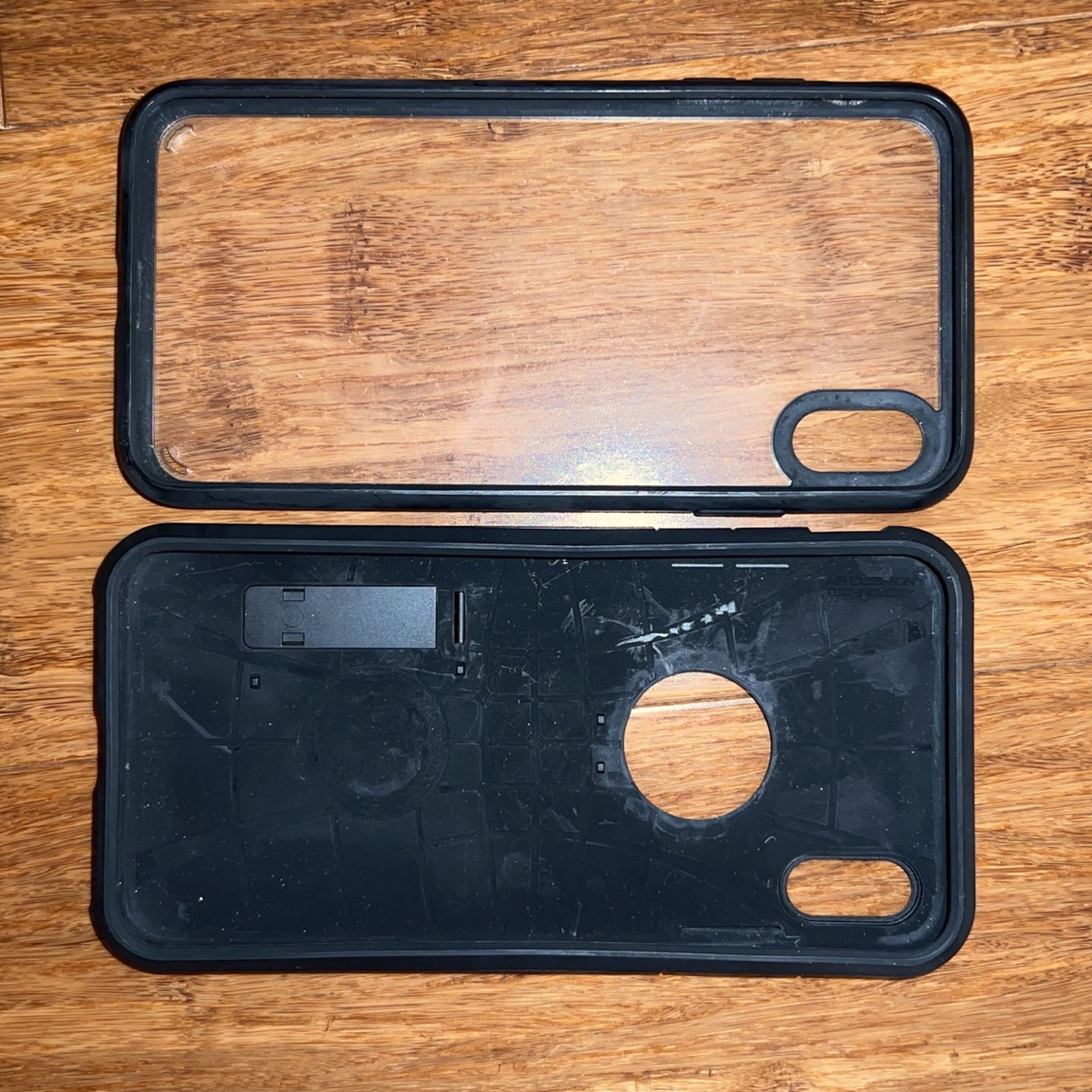 Apple iPhone XR Spigen Cases