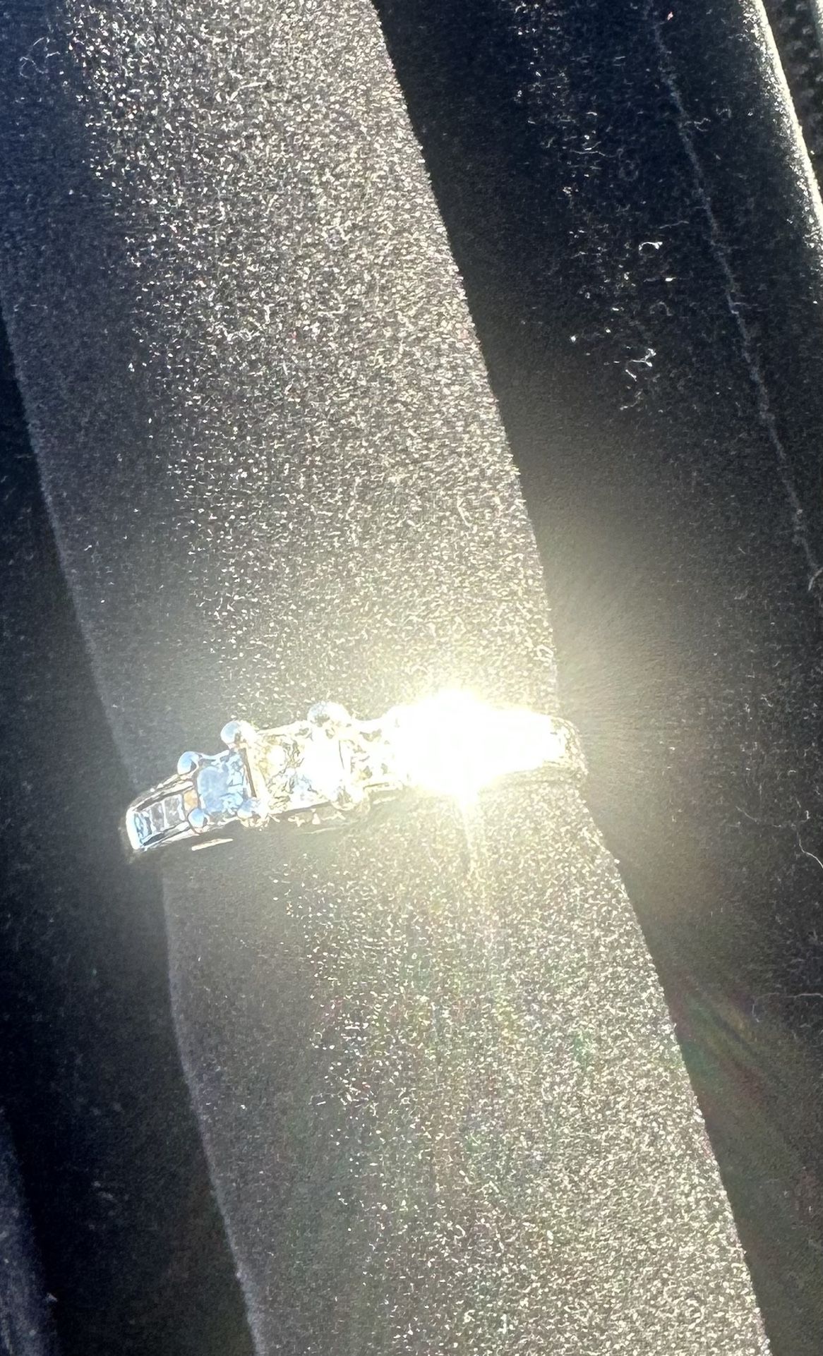 ***Beautiful Diamond Ring Size 7-8 Highly Discounted***