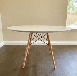 CLEARANCE SALE Modern White Round Dining Table