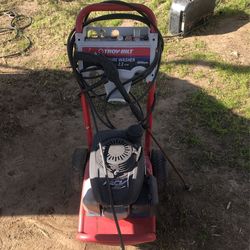 Troy- Bolt Pressure Washer 