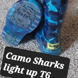 Shoes Toddler 6 Rain Boots Camo Shark 🦈 Light Up  Shoes Unisex 