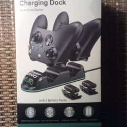 Rechargable Batteries/ Station Xbox One