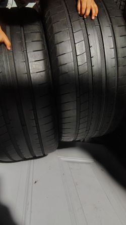 Par de llantas año 2024 Goodyear eagle  F1 mo 255/35/r/19 96Y 80% de vida