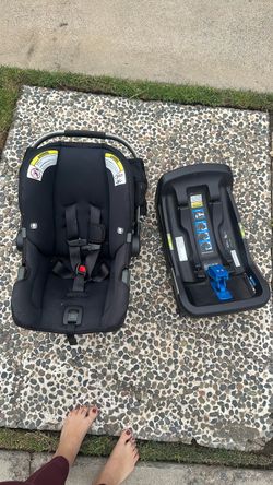 Nuna infant seat and base