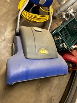 Carpet cleaner