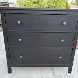 Black Solid Wood Hemnes Dresser Chest of Drawers Furniture Great Condition 