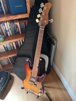 Sire P5 Bass w Maple Neck/Fretboard