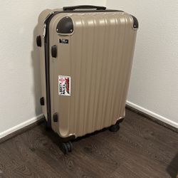 Like New Roller Suitcase. Carry On Size