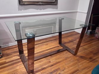 Glass Table / Metallic Legs