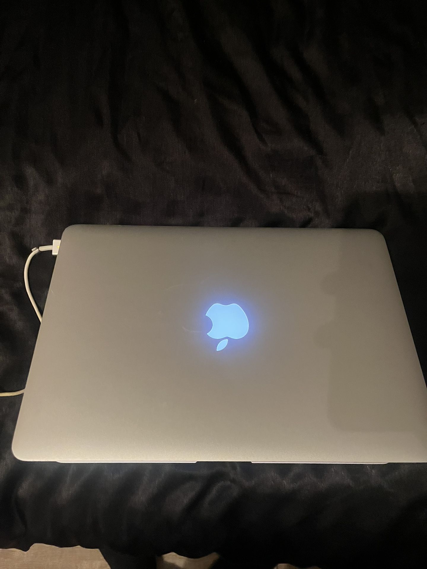 Apple Macbook Air (2017)
