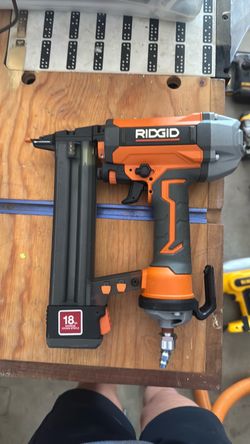 Pneumatic 16-Gauge 2-1/2 in. Straight Finish Nailer with CLEAN DRIVE Technology