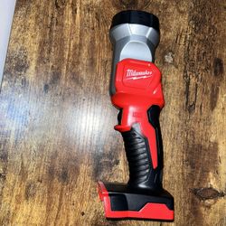 Milwaukee Light / Linterna 