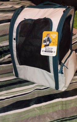 Pet carrier/backpack