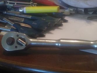 BLUE POINT 3/8 DRIVE RATCHET WITH LIFETIME WARRANTY