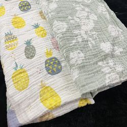 2 muslin cloth blankets