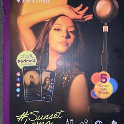 Brand New Vivitar Pod Cast Or Selfie Lighting Effect