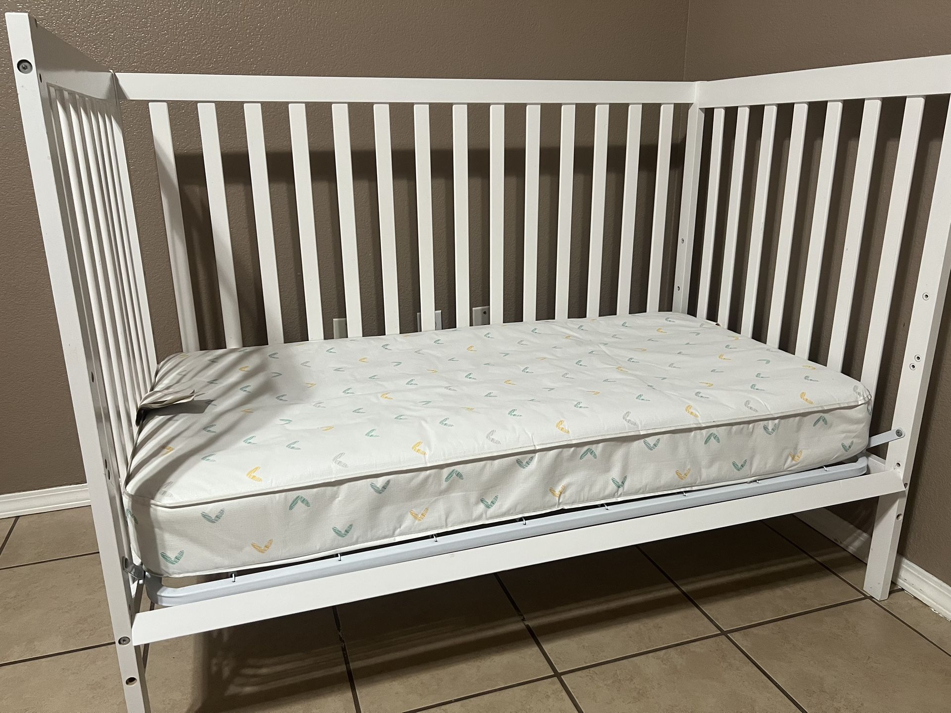 Baby Crib/Toddler Bed