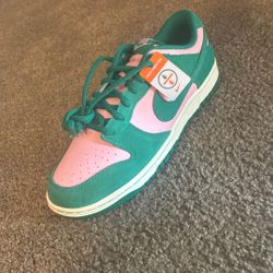 Green & Pink Size 11 Dunks 
