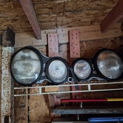 1(contact info removed) Mercedez Benz E320 Headlights