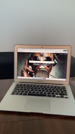 Gray i7 MacBook Air 13-inch 2017 (Like New)