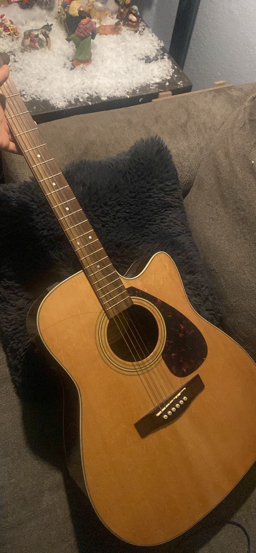 Yamaha Acoustic Electric Guitar 