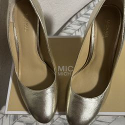 MICHAEL KORS GOLD HIGH HEELS