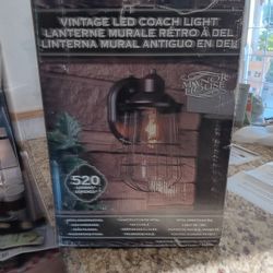 Vintage LED Coach Light W/foto Cell