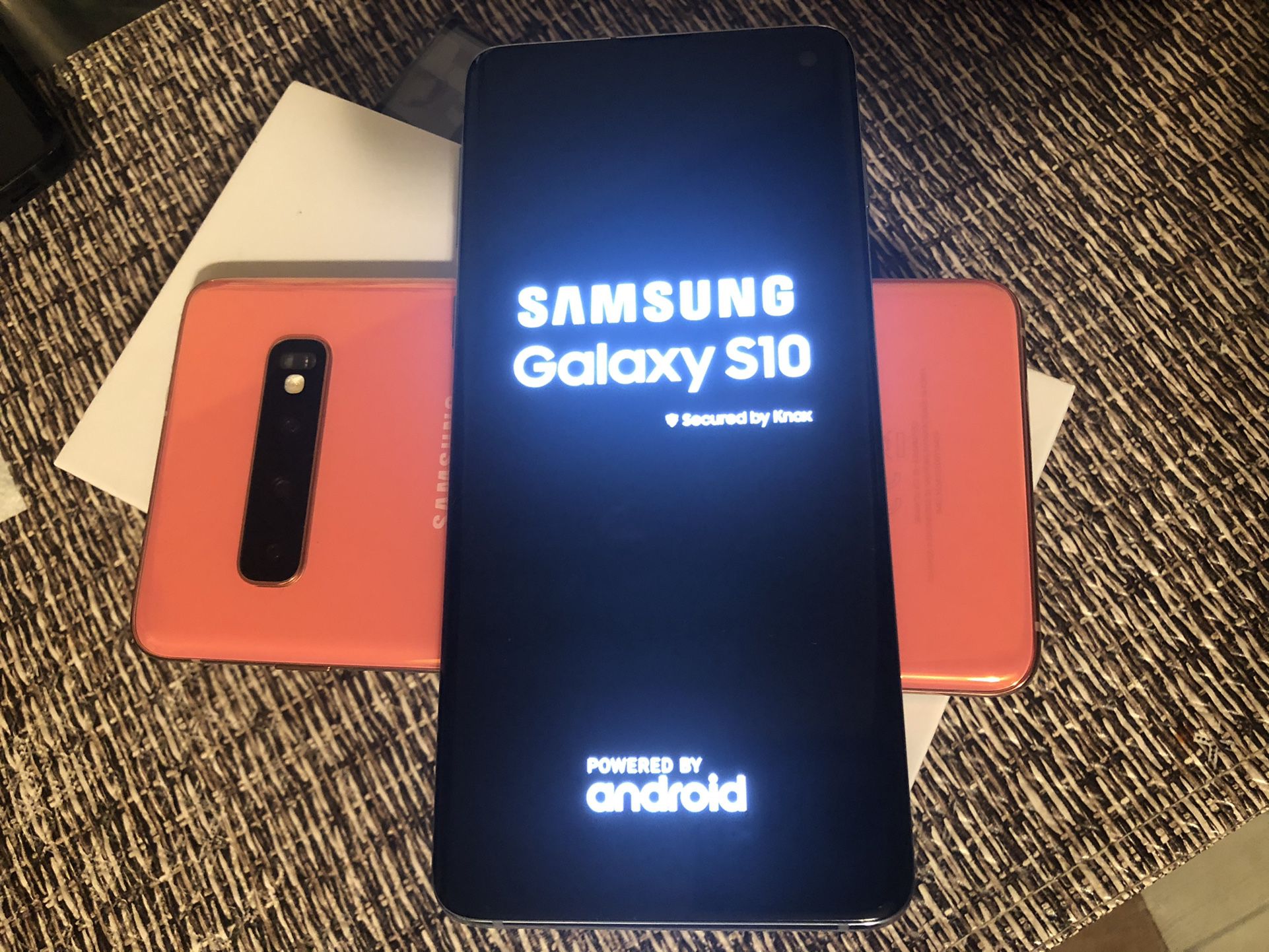 Samsung galaxy s10 128 gb unlocked, sold with store warranty $420 each