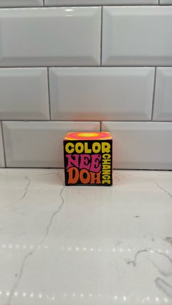 New yellow color changing needoh