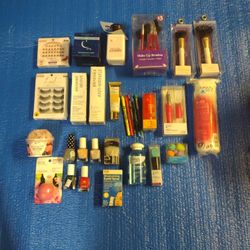 Women's 30 Piece Makeup Lot